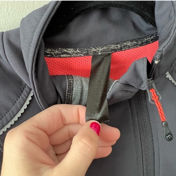 MONDETTA Medium Harmony Jacket Women’s Asymetric Zip Excellent Condition! - Picture 4 of 5